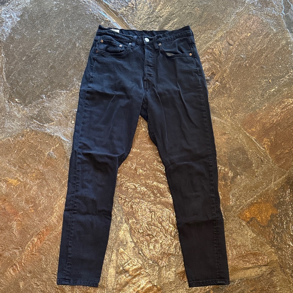 Women’s Black Levi’s